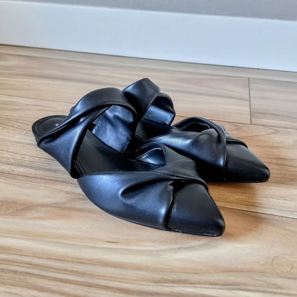 Marc Fisher | Satera Knotted Twist Pointed Toe Flat Slip On Mule in Black - Picture 1 of 10